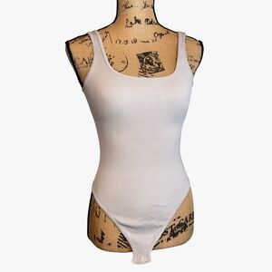 GQQ Women Light Grey Ribbed Knit Scoop Neck Sleeveless Bodysuit Size S